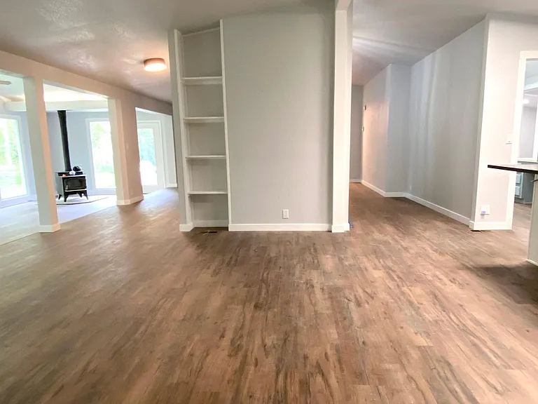 690 S Park Ave — Photo 19