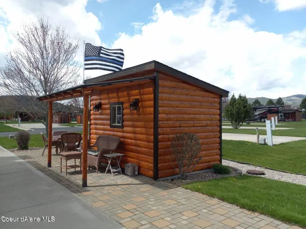 37 Bogie Ln, Blanchard, ID 83804