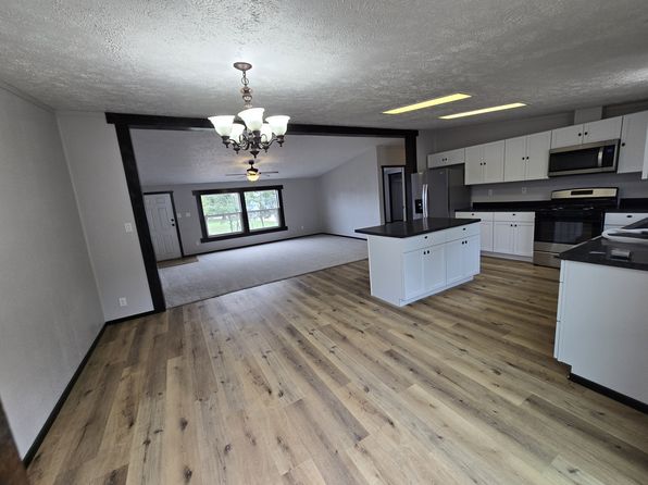2010 Pacific Ln