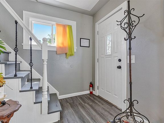 5th image of 133 Crownhill Ave