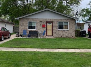 11708 Syracuse St, Taylor, MI 48180