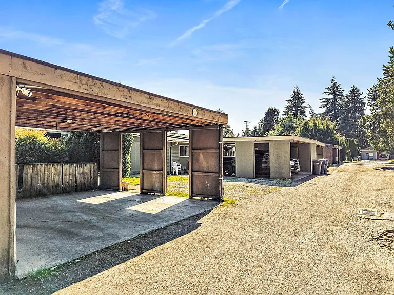 417 22nd St SE #C — Photo 28