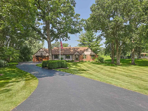 3S654 Terrace Dr, North Aurora, IL 60542