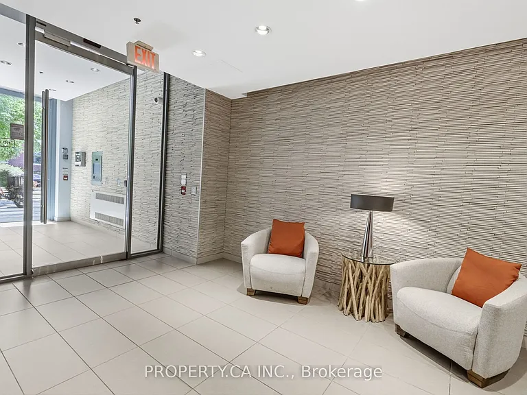 508 Wellington St W #809 — Photo 17