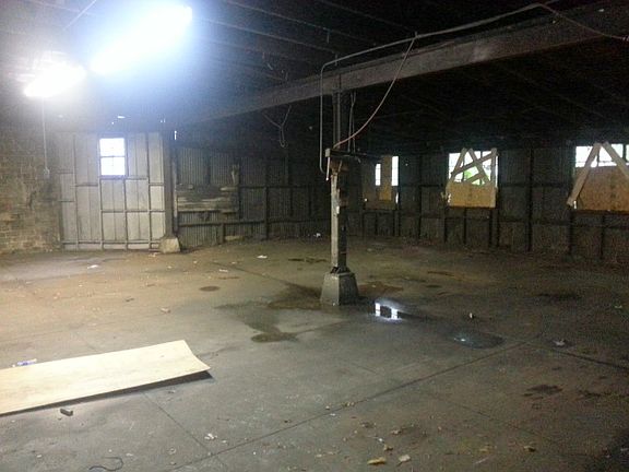 5th image of 1017 E Columbus Dr