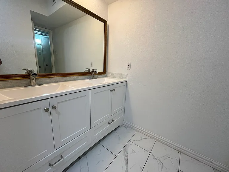 4209 Avondale Ave #208 — Photo 17