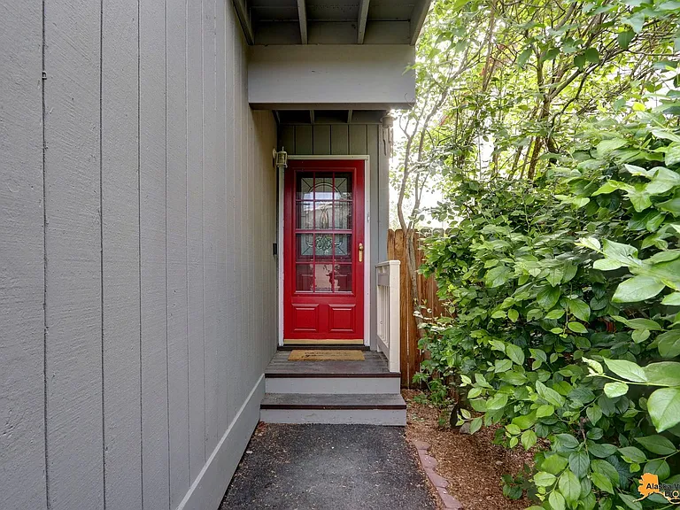 3838 Sycamore Loop — Photo 5