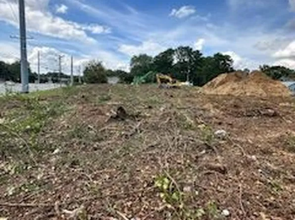 2312 Rockbridge Rd, Stone Mountain, GA 30087