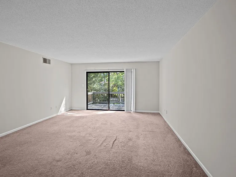 117 Bernhurst Rd — Photo 17