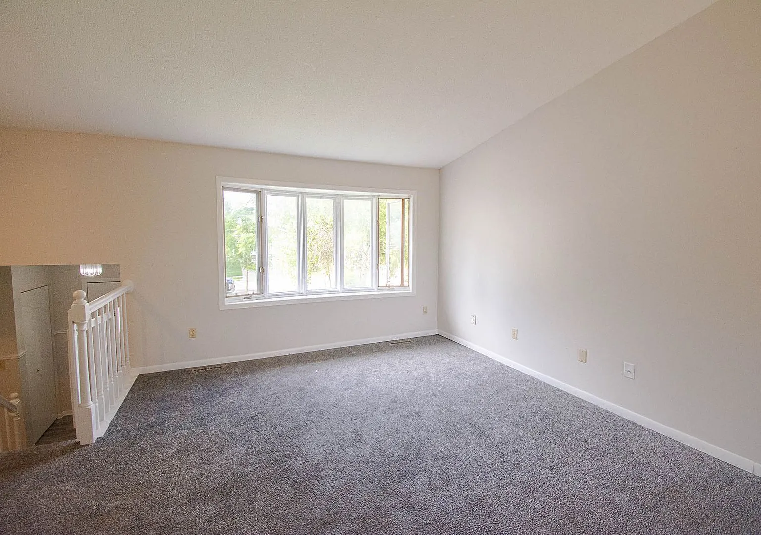 Updated 4br home with private backyard! — Photo 3