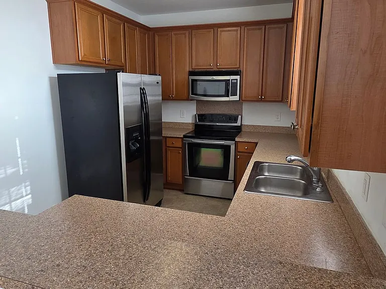 5905 Hollow Wood Ct — Photo 9