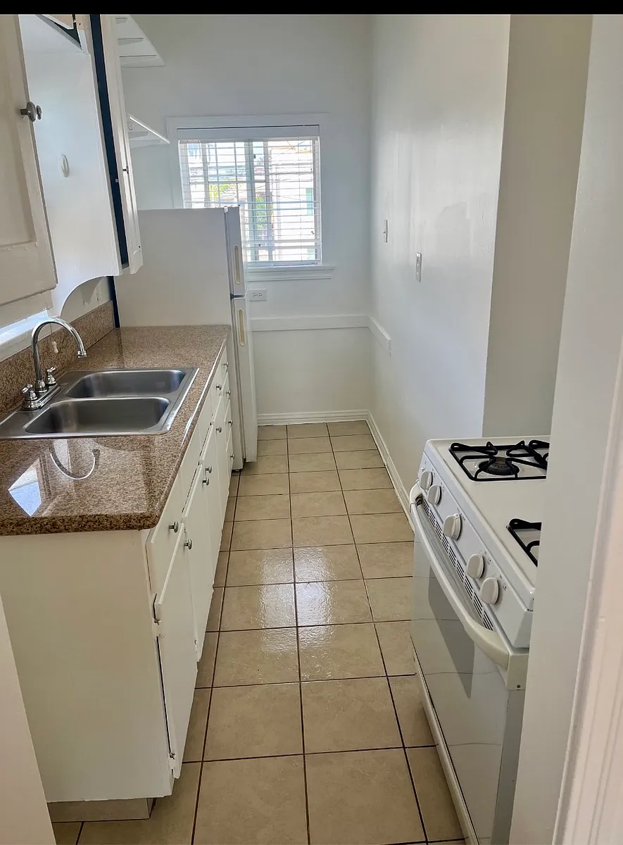 Building Photo - 1046 Saint Louis Ave #1046