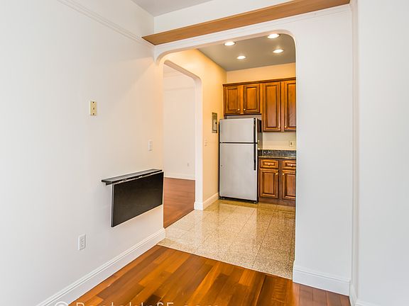 3rd image of 1307 Hayes St