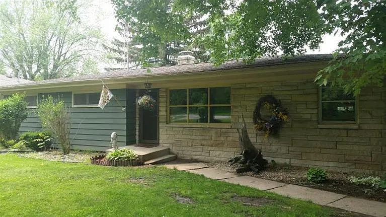 218 Garden St photo 1