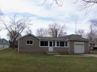 4052 Goleys Ln, Racine, WI 53404