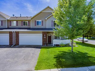 1685 Prescott Ct, Chaska, MN 55318