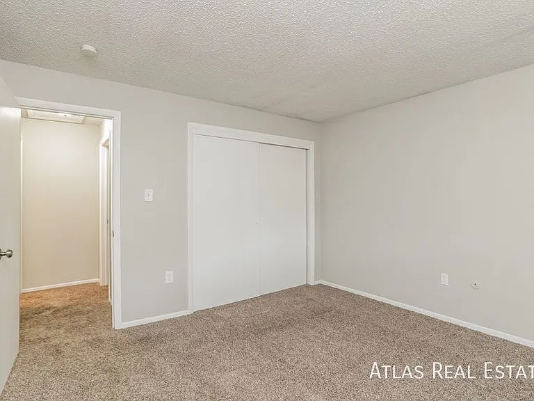 64 Newport Cir #4B — Photo 5