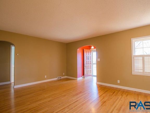 3rd image of 1705 S 6th Ave