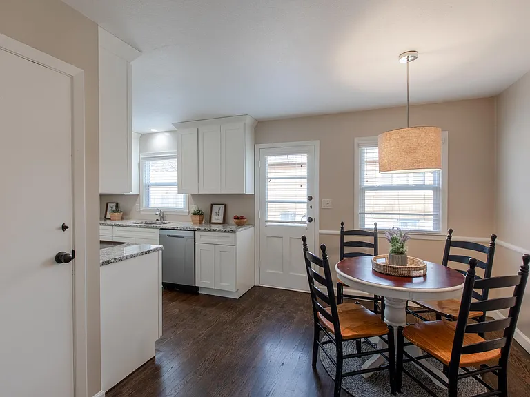 8614 Woodson Dr — Photo 11