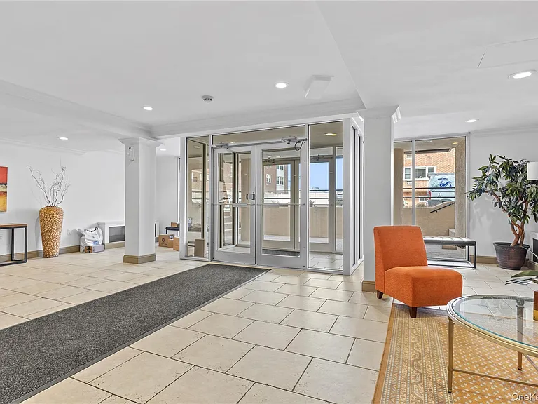 750 Shore Rd #2G — Photo 38