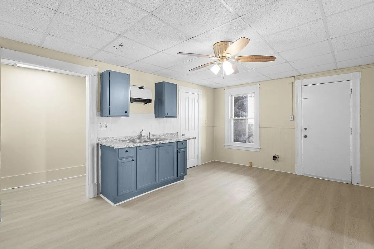 3 bed, 1.0 bath, 1200 sqft, $2,000 — Photo 4