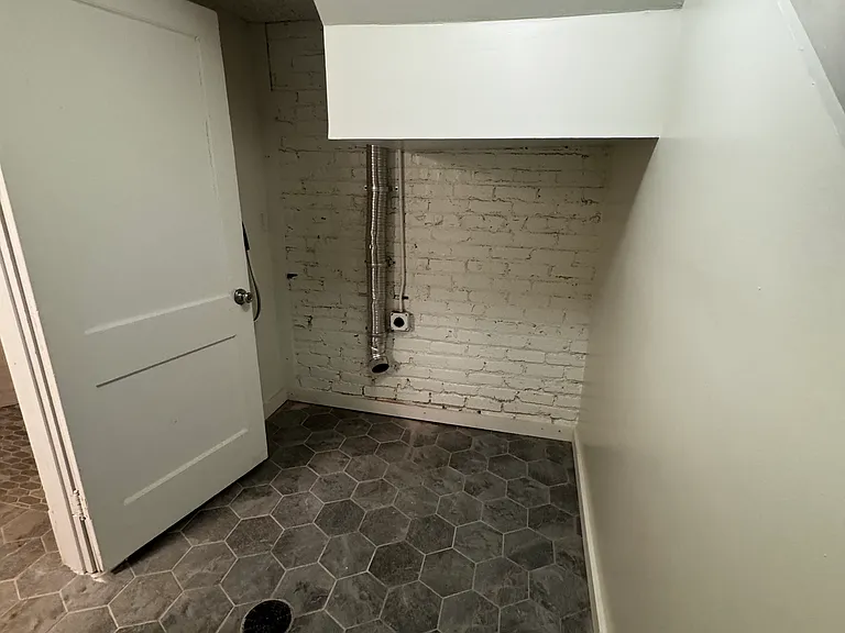 913 Forest Ave — Photo 29