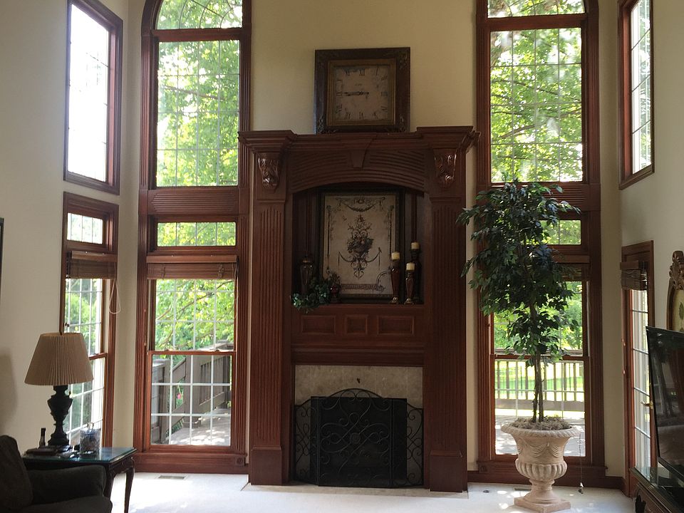 Family room 23' by 15.5'