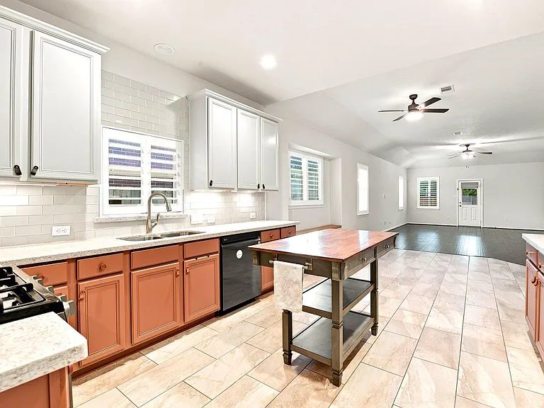 24418 Lakecrest Bend Dr — Photo 15