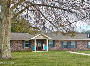 1352 Rock Ranch Rd, Carriere, MS 39426
