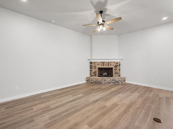 4th image of 2711 Turner Ave