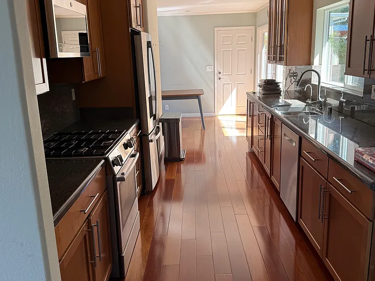 800 Buckland Ave — Photo 23