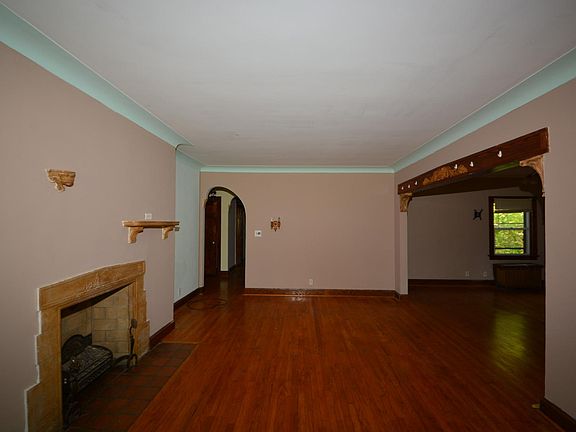 3rd image of 3505 Ravenwood Ave APT 2