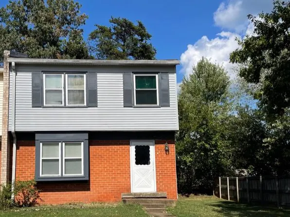 8272 White Pine Dr, Manassas Park, VA 20111