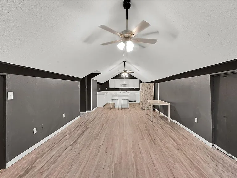 310 N Rock Island St — Photo 2