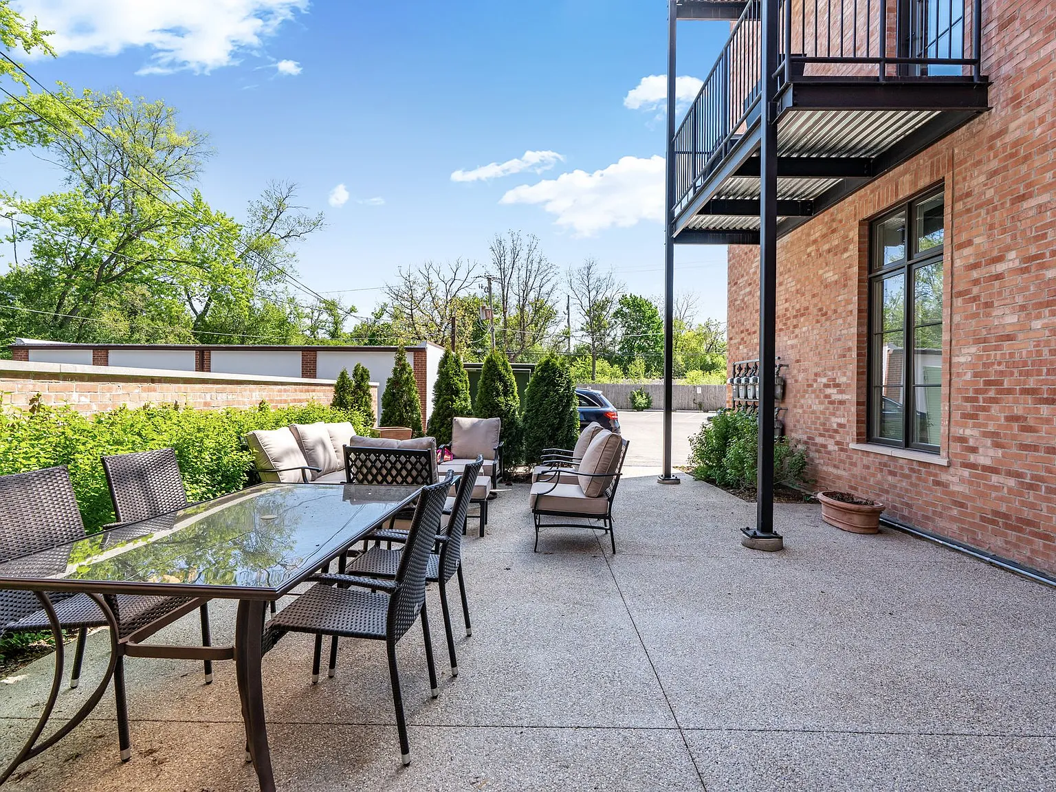 Lake Forest Lofts — Photo 3