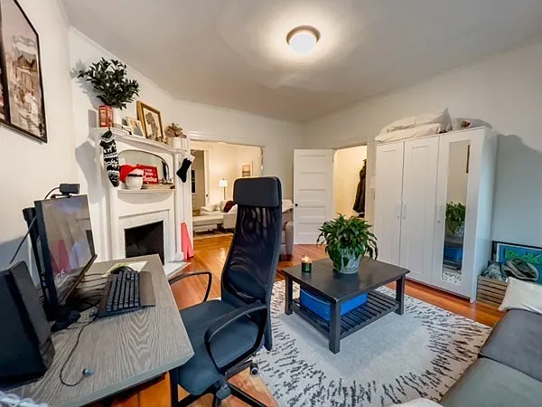 2 bed, 1.0 bath, 1050 sqft, $3,600 — Photo 4