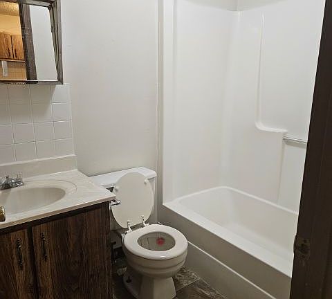 4th image of 105 Pelican Dr #3