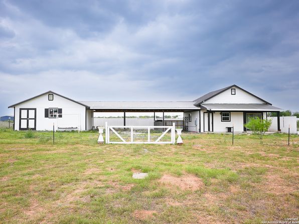 1087 E E FM 462 LOT 27, Moore, TX 78057