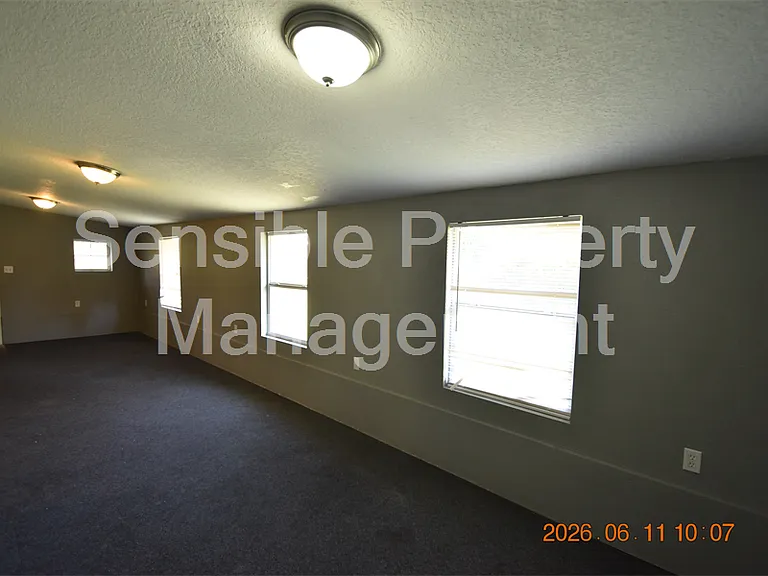 1906 E Bougainvillea Ave — Photo 11