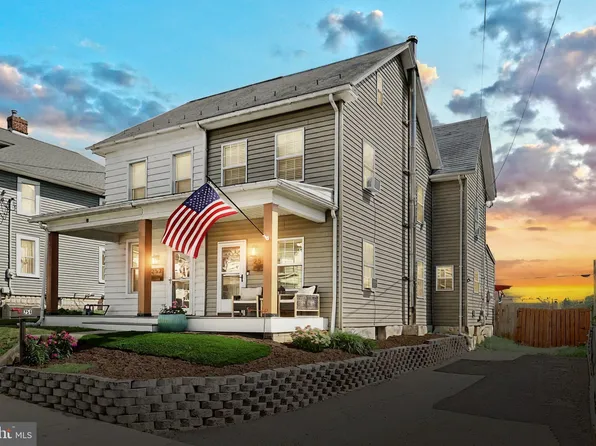254 W High St, Red Lion, PA 17356