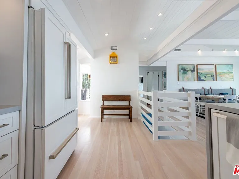 24942 Malibu Rd — Photo 10