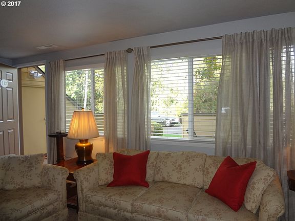 5th image of 1601 NE 113th St APT 112