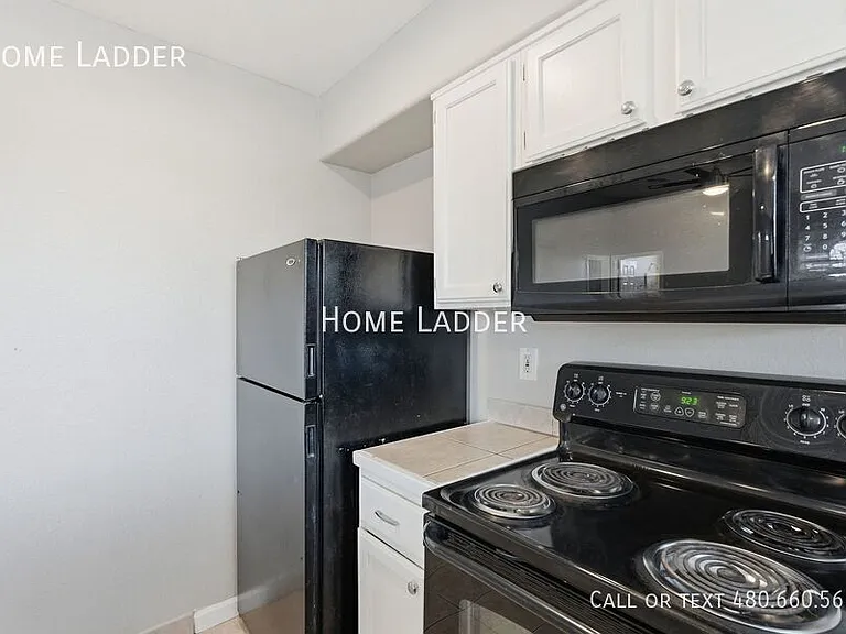 1724 W Carol Ave #A — Photo 11
