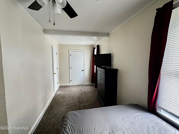 5th image of 616 Cardwell Street