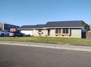 2302 W 30th Ct, Kennewick, WA 99337