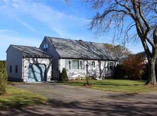 19 Academy Ave, Bristol, RI 02809