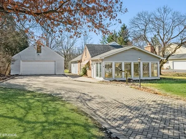 28W675 Hawthorne Ln, West Chicago, IL 60185