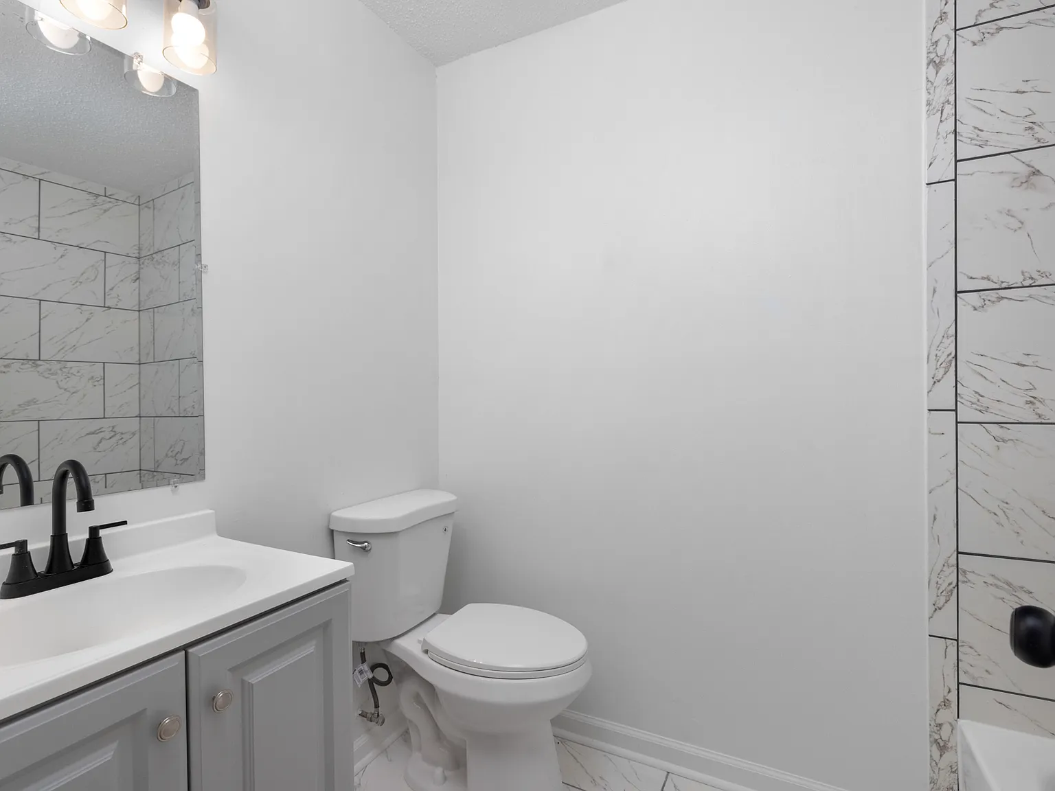 3 bed, 1100 sqft, $1,425 — Photo 2