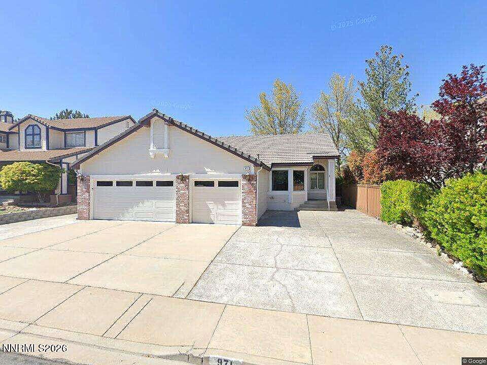 1st image of 971 Leah Cir