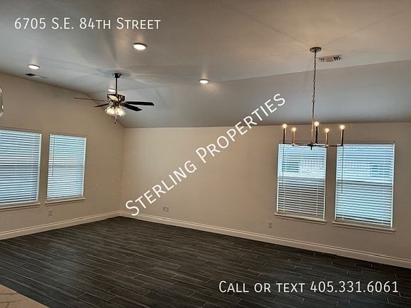 5th image of 6705 SE 84th St